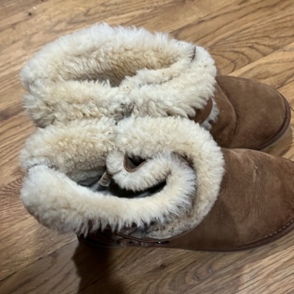 Women’s UGG boots - Picture 2 of 8